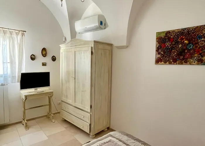 Dimora Orsini Del Balzo מלון דירות קרוביניו