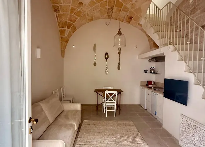 Dimora Orsini Del Balzo מלון דירות 3*